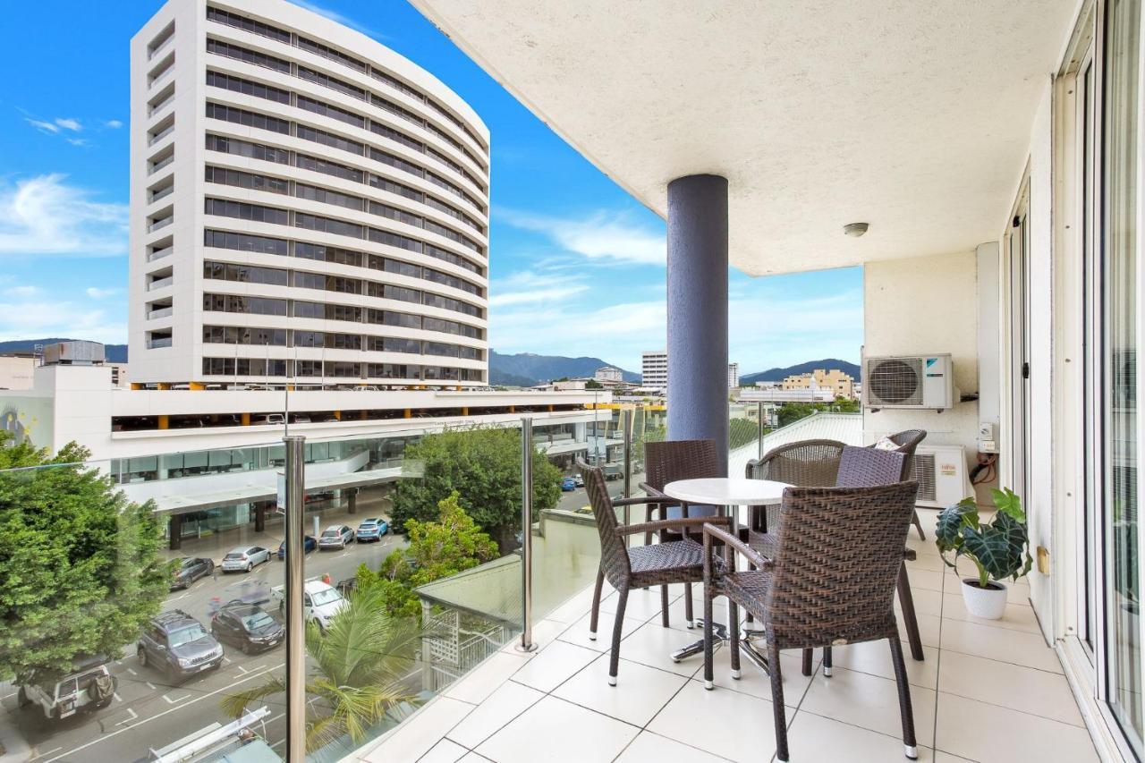 City Quays Accommodation ケアンズ エクステリア 写真
