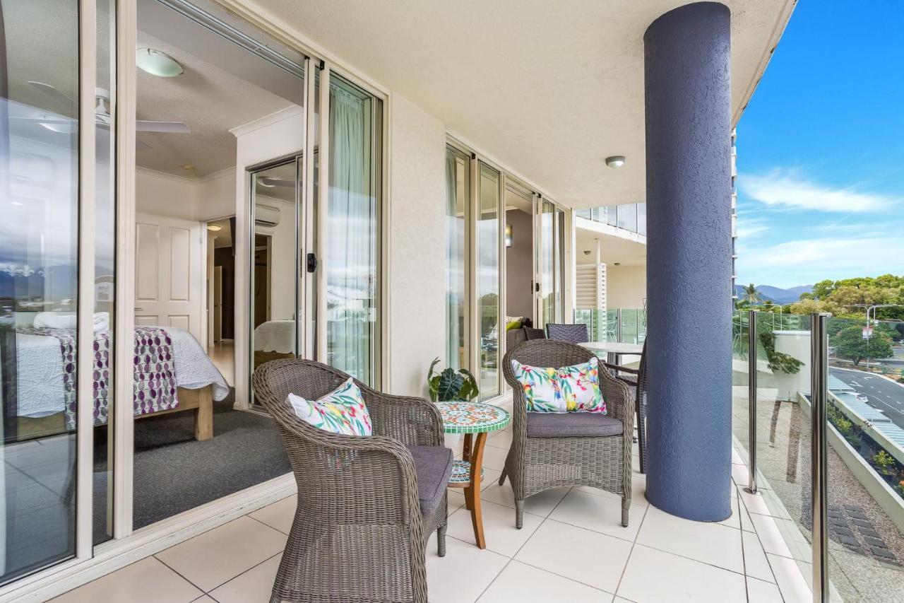 City Quays Accommodation ケアンズ エクステリア 写真