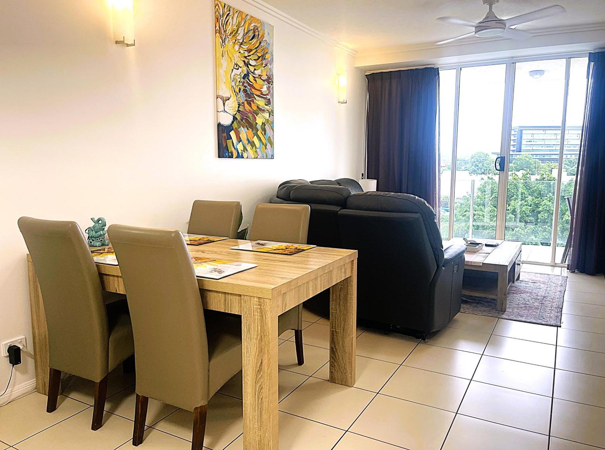 City Quays Accommodation ケアンズ エクステリア 写真